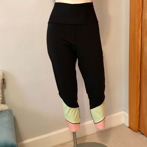 Gap fit high waisted sculpt leggings.
